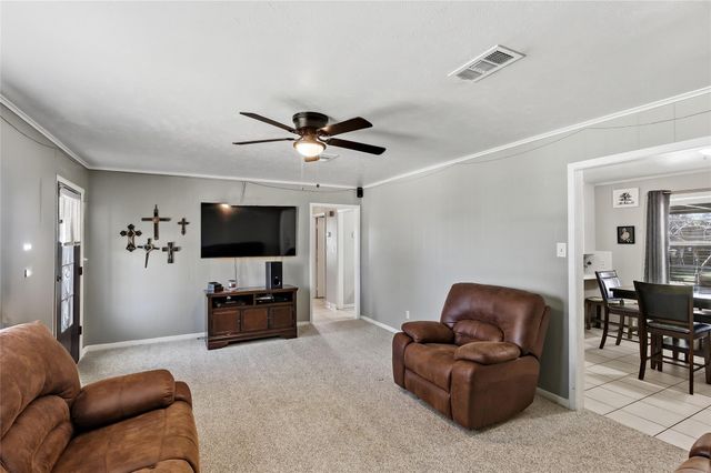 411 N Commerce Street, Madisonville, TX 77864