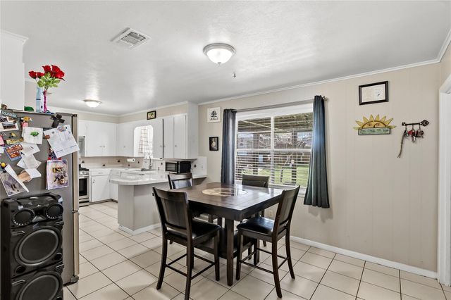 411 N Commerce Street, Madisonville, TX 77864