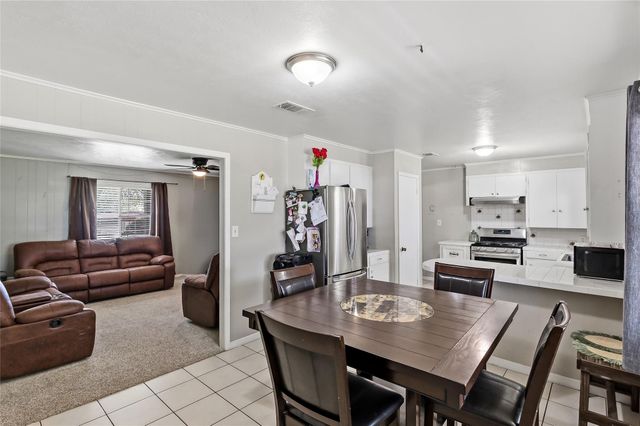 411 N Commerce Street, Madisonville, TX 77864