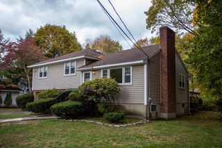 14 Sycamore Rd, Wakefield, MA 01880