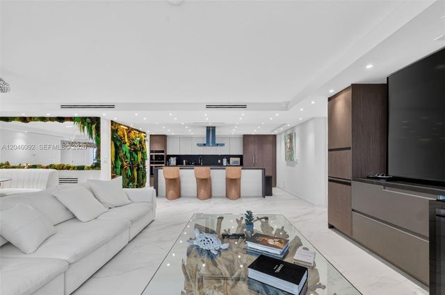 2301 Collins Ave 440-443, Miami Beach, FL 33139