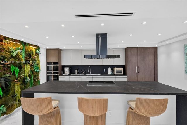 2301 Collins Ave 440-443, Miami Beach, FL 33139