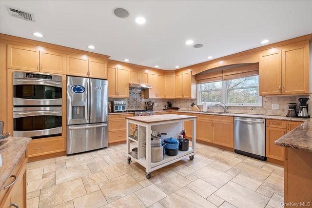 3476 Colony Drive, Baldwin Harbor, NY 11510