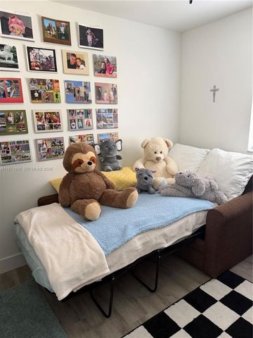 6060 NE 6th Ter, Oakland Park, FL 33334