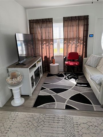 6060 NE 6th Ter, Oakland Park, FL 33334