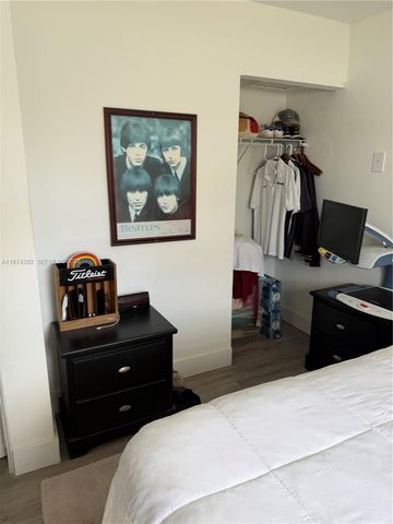 6060 NE 6th Ter, Oakland Park, FL 33334