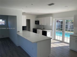 6060 NE 6th Ter, Oakland Park, FL 33334