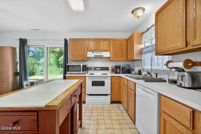 238 Meadowlark Drive, Ballston Spa, NY 12020