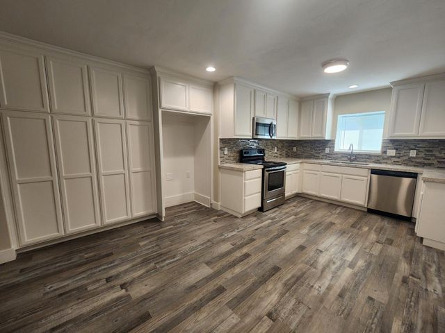 20383 Sutliff Rd, Escalon, CA 95320