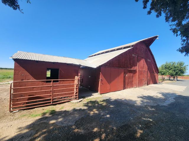 20383 Sutliff Rd, Escalon, CA 95320