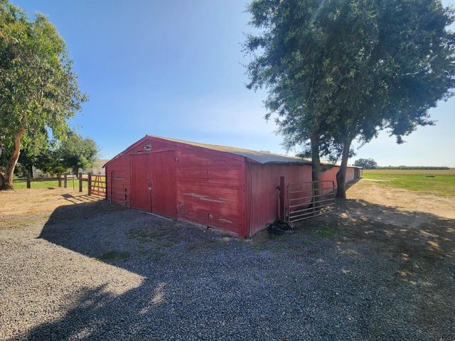 20383 Sutliff Rd, Escalon, CA 95320