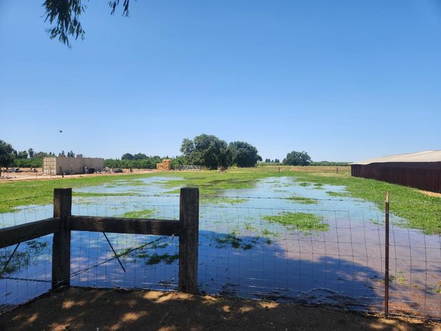 20383 Sutliff Rd, Escalon, CA 95320