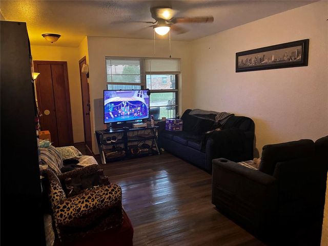 102 Oakside Drive, Moore, OK 73160