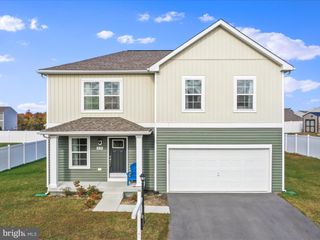 430 EURASIAN DR, Bunker Hill, WV 25413