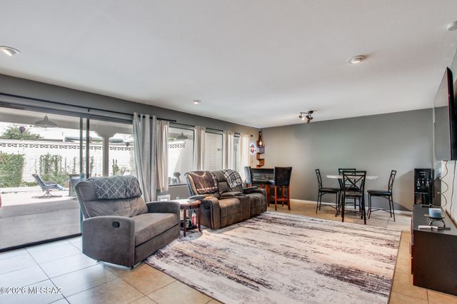 6100 N Oracle Rd Apt 19, Tucson, AZ 85704
