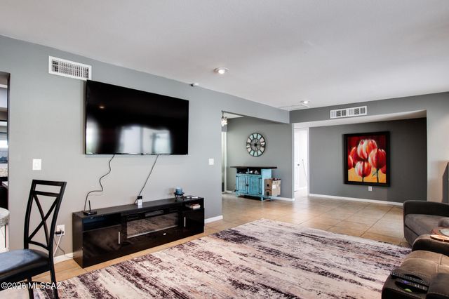 6100 N Oracle Rd Apt 19, Tucson, AZ 85704