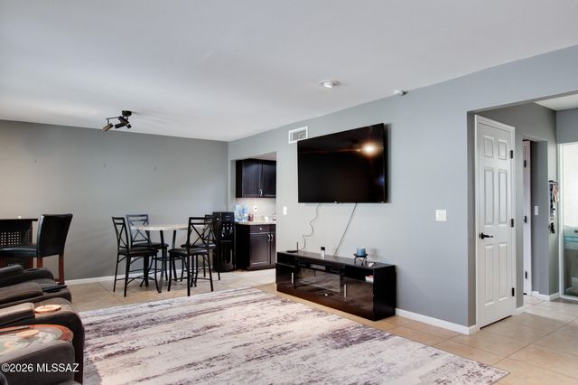 6100 N Oracle Rd Apt 19, Tucson, AZ 85704
