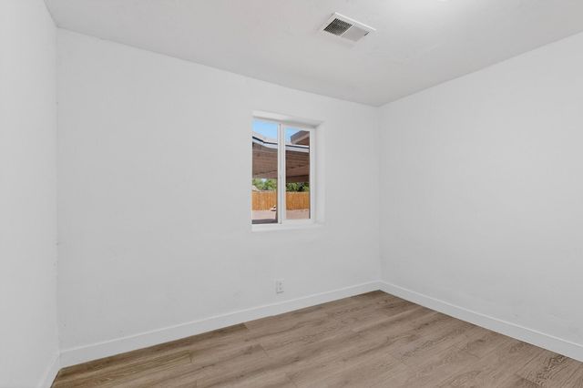 1104 E River Road, Belen, NM 87002