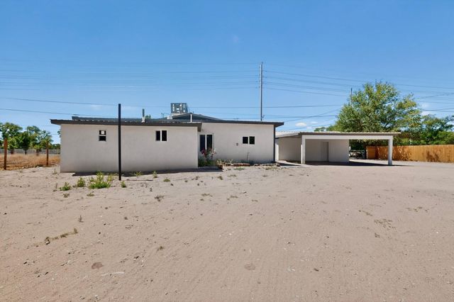 1104 E River Road, Belen, NM 87002