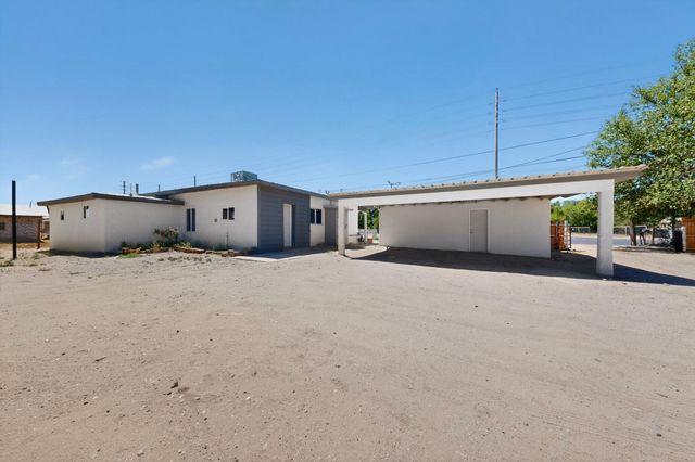 1104 E River Road, Belen, NM 87002