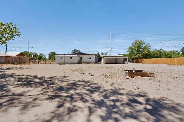 1104 E River Road, Belen, NM 87002