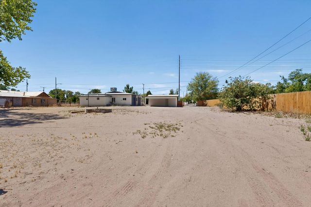 1104 E River Road, Belen, NM 87002