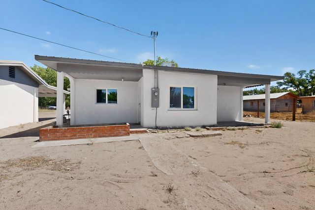 1104 E River Road, Belen, NM 87002