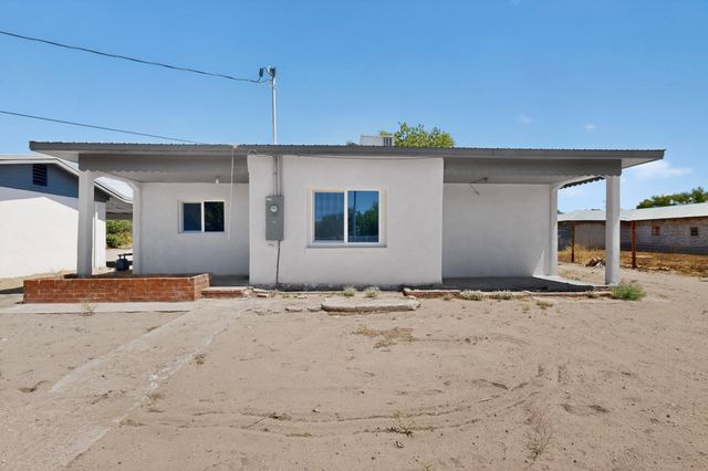 1104 E River Road, Belen, NM 87002
