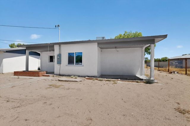 1104 E River Road, Belen, NM 87002