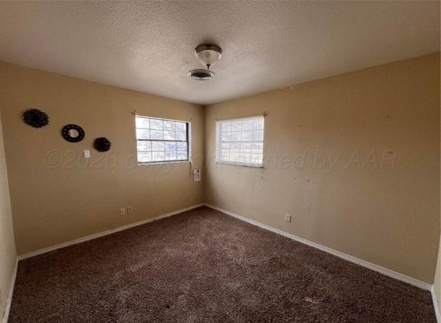 427 Clark Avenue, Stinnett, TX 79083