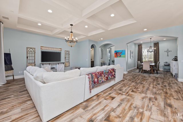 15521 Georges letour Avenue, Bakersfield, CA 93314