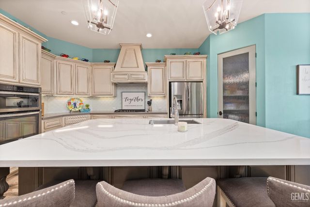 15521 Georges letour Avenue, Bakersfield, CA 93314