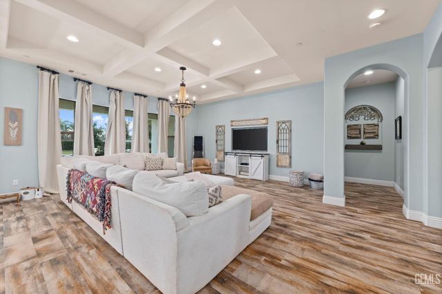 15521 Georges letour Avenue, Bakersfield, CA 93314
