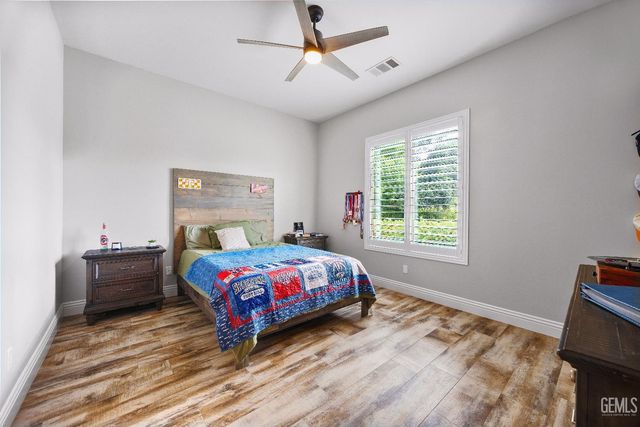 15521 Georges letour Avenue, Bakersfield, CA 93314