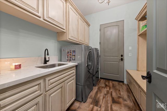 15521 Georges letour Avenue, Bakersfield, CA 93314