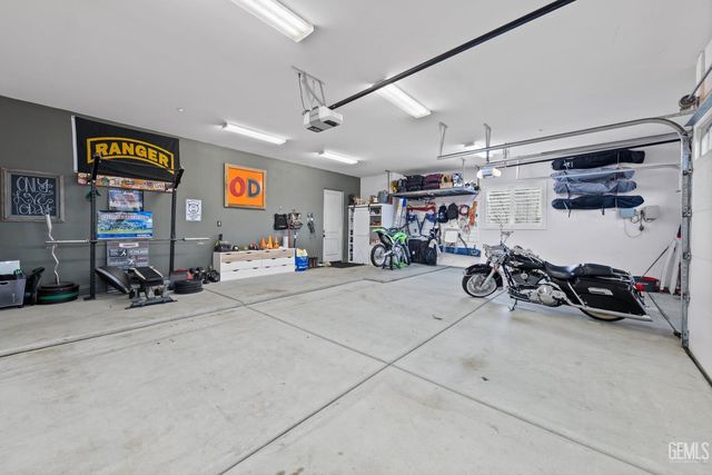 15521 Georges letour Avenue, Bakersfield, CA 93314