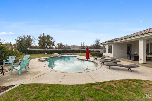 15521 Georges letour Avenue, Bakersfield, CA 93314