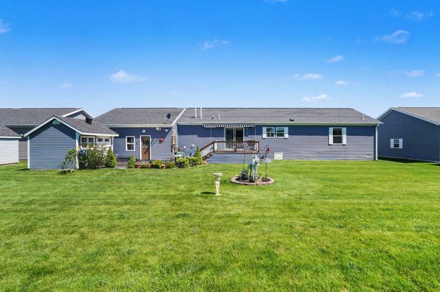 3676 Hollyfield Drive, Cedar Springs, MI 49319