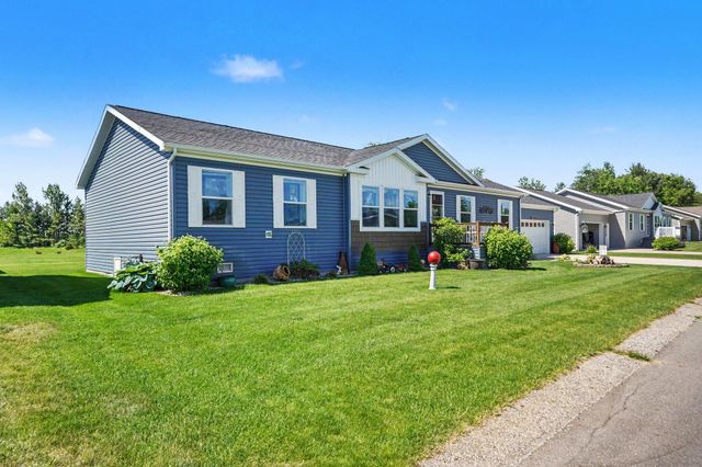 3676 Hollyfield Drive, Cedar Springs, MI 49319