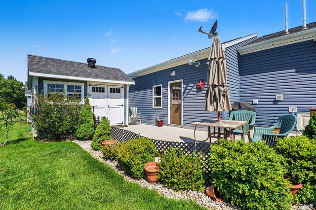 3676 Hollyfield Drive, Cedar Springs, MI 49319