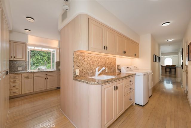 12023 Laurel Lane, Studio City, CA 91604