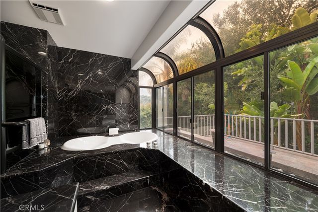 12023 Laurel Lane, Studio City, CA 91604