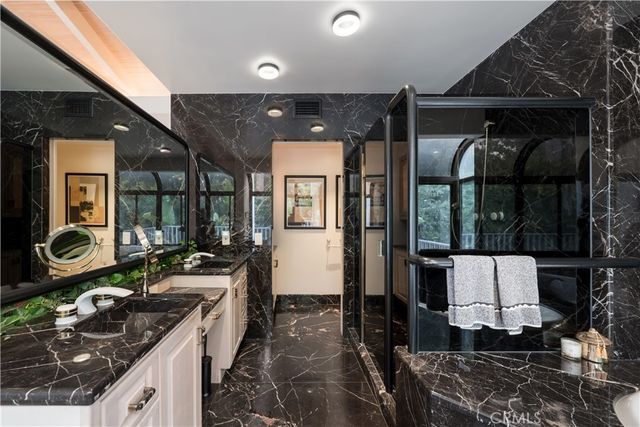12023 Laurel Lane, Studio City, CA 91604