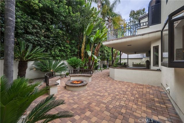 12023 Laurel Lane, Studio City, CA 91604