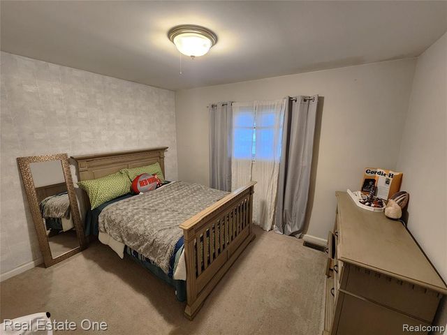 35636 Bonneville Drive, Sterling Heights, MI 48312