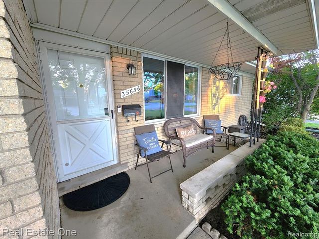 35636 Bonneville Drive, Sterling Heights, MI 48312
