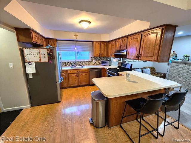 35636 Bonneville Drive, Sterling Heights, MI 48312