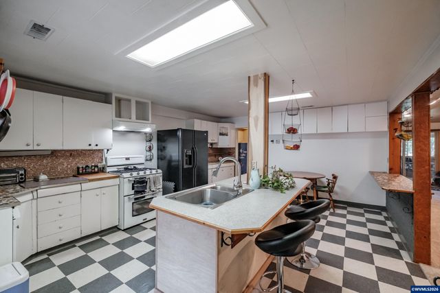 6025 SE 124th Av, Portland, OR 97236