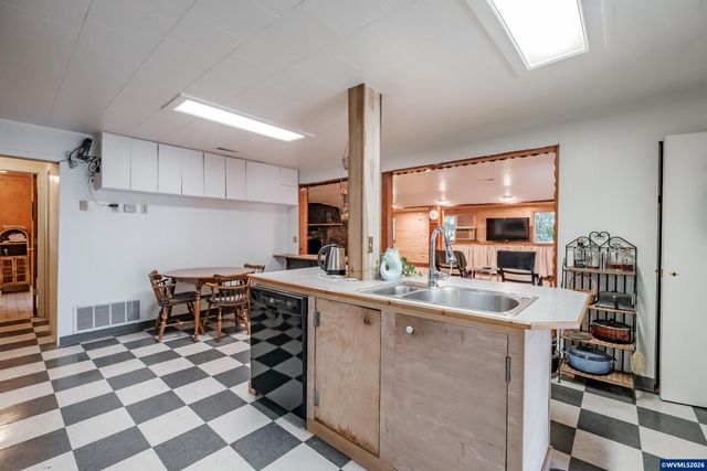 6025 SE 124th Av, Portland, OR 97236