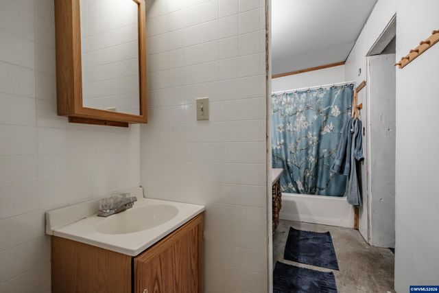 6025 SE 124th Av, Portland, OR 97236